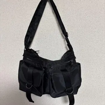 Arc reve 나일론 숄더백 블랙