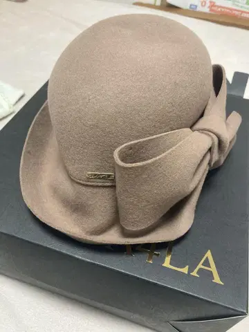 CA4LA 베이지 리본 햇