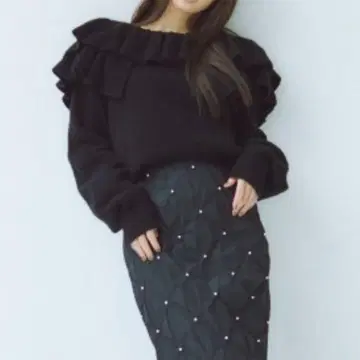 알파카 울 오프숄더 프릴 니트