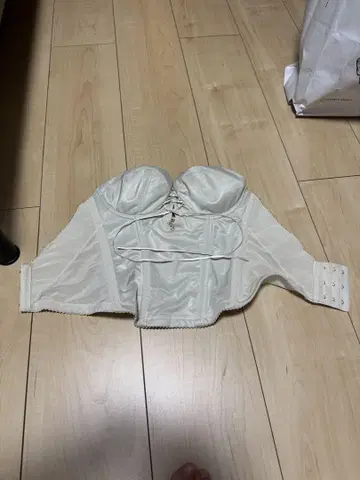 BRIDAL BEAUTE 백리스 뷔스티에 D65