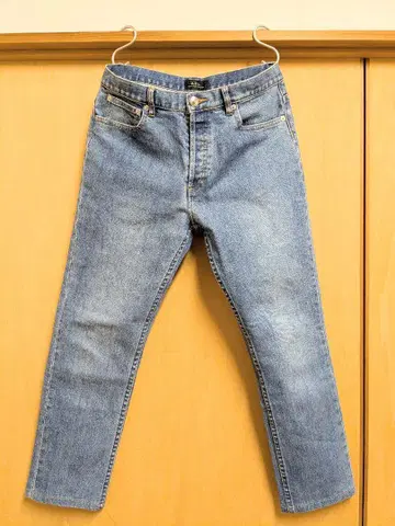A.P.C 프티 뉴스탠다드 W29