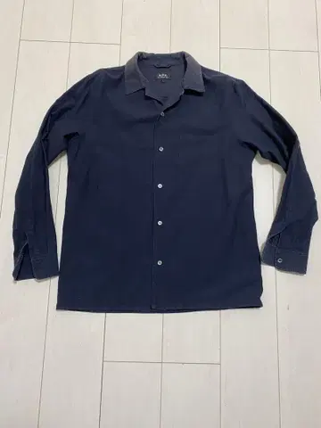 A.P.C. 오픈 카라 긴팔 셔츠