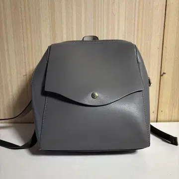그레이 백팩
