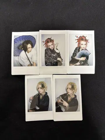 JILUKA Ricko Sena Zyean 폴라로이드