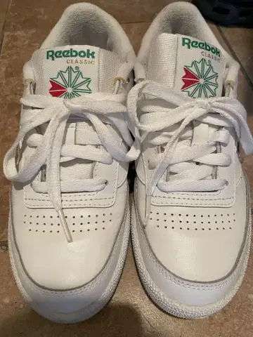 Reebok 스니커즈