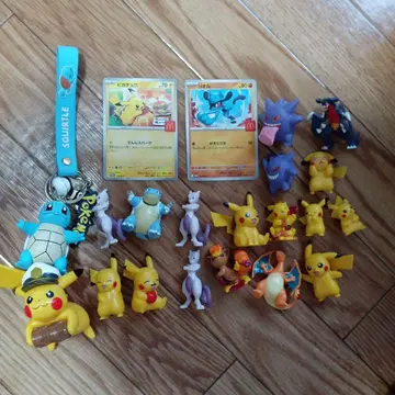 맥도날드 포켓몬 카드와 피규어 세트 묶음 판매