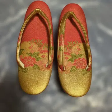 23~24cm 빨간색과 금색 꽃무늬 조리