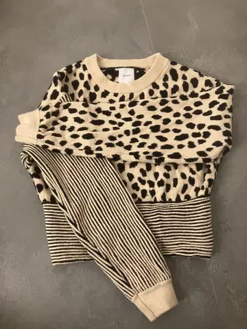 아메리빈티지 Ameri VINTAGE 크롭 애니멀 무늬 스웨터