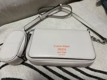 Calvin Klein Jeans 숄더백 화이트