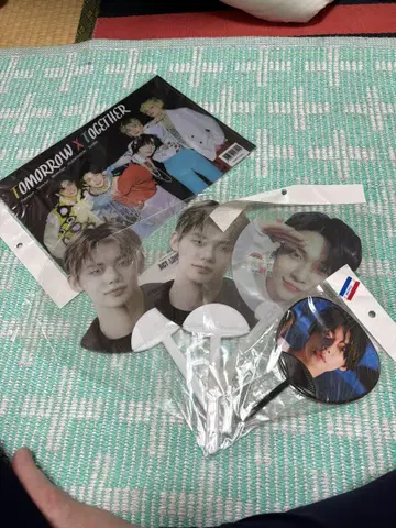 TOMORROW X TOGETHER 부채 4개 세트