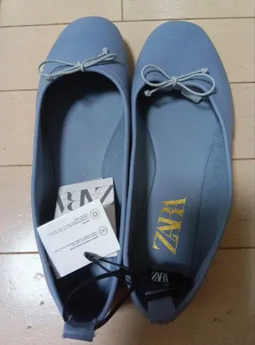 ZARA 라이트 블루 발레 슈즈 24cm
