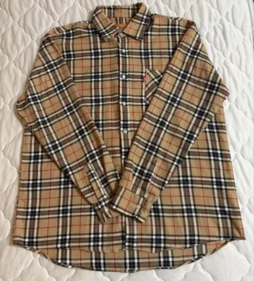 베이지 계열 체크 긴팔 셔츠