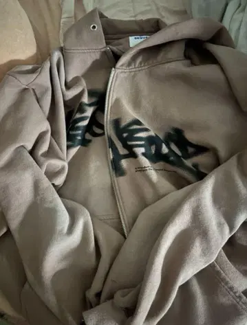 seqenz 핑크 후드티