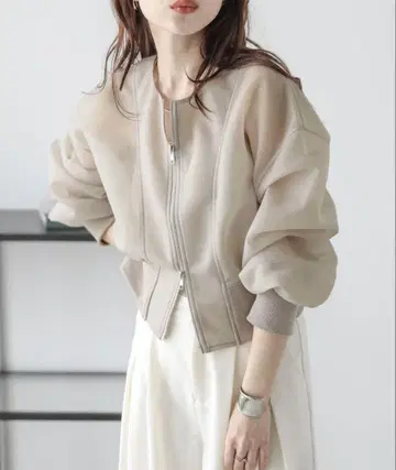 AMELY 택 포함 새상품 더블 지퍼 시어 블루종 베이지