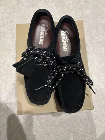Clarks Wallabee GTX 블랙 스웨이드 23cm