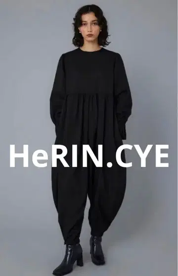 새상품급 HeRIN.CYE 프릴 올인원
