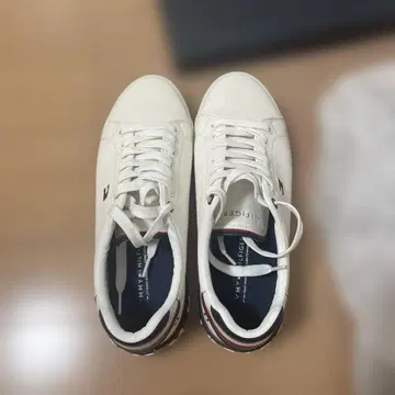TOMMY HILFIGER 화이트 스니커즈 42