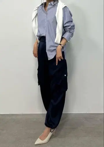LOUNIE 새틴 네이비 카고 팬츠 36 사이즈