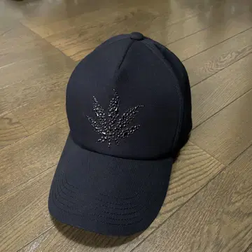루시안 펠라 피네 리프 캡