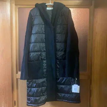 새상품 MAITRESSE 블랙 이소재 콤비 코트 니트와 폴리 야마다야