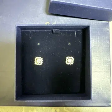 SWAROVSKI