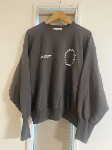 AMERICANA CO. 빅 실루엣 트레이닝복