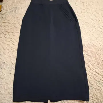 치카자와 레이스 맨투맨 스커트
