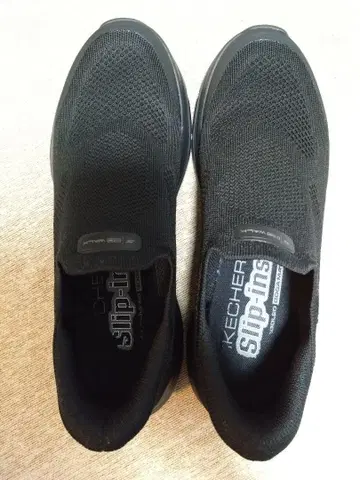 SKECHERS Slip-Ins 블랙 슬립온