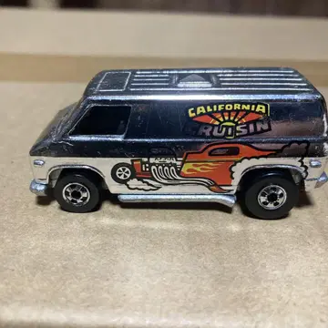 California Cruisin' 실버 밴 미니카