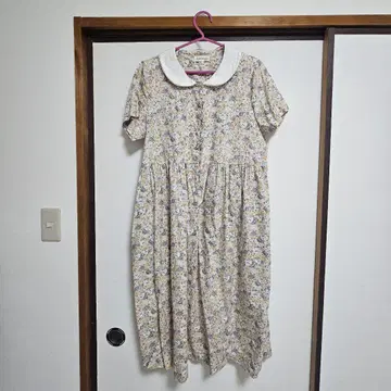 꽃무늬 반팔 A라인 원피스