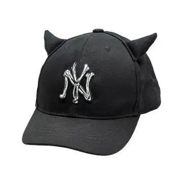 BASICKS 베이직스 Devil baseball cap