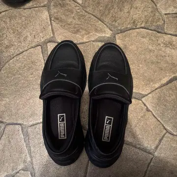 PUMA 통굽 로퍼 23.5