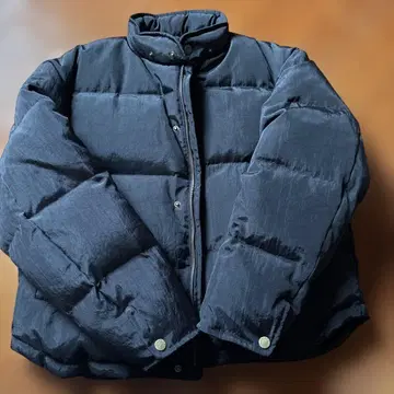 GUESS 블랙 다운 자켓 L 사이즈