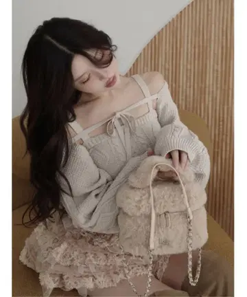 Darich 케이블 숏 니트 앙상블 IVO