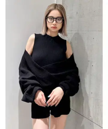 블랙 리브 오프숄더 셋업