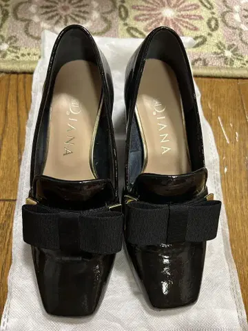 DIANA 로퍼 리본 에나멜 블랙 23.5cm