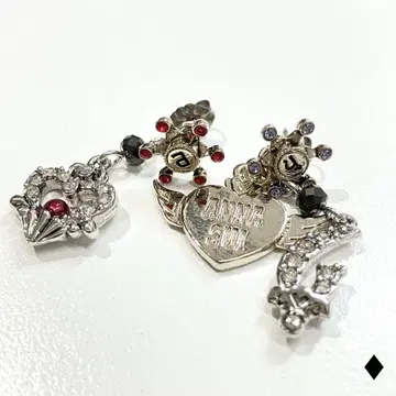 ANNA SUI 안나수이 세일러문 콜라보 귀걸이