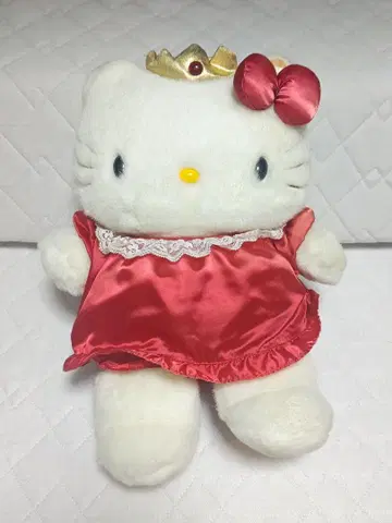 헬로키티 봉제 인형 왕관 포함