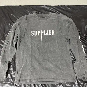 SUPPLIER 다크 그레이 롱 T셔츠