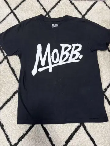 MOBB 블랙 T셔츠 M 사이즈