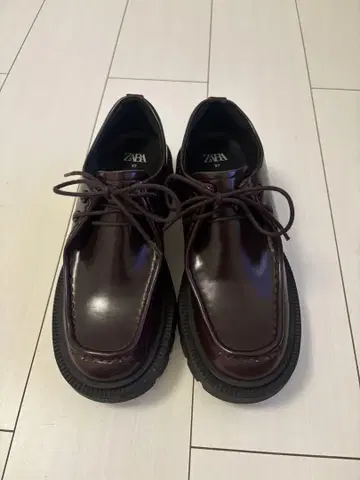 ZARA 버건디 가죽 로퍼