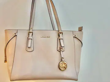 마이클코어스 백 A4 사이즈 대응