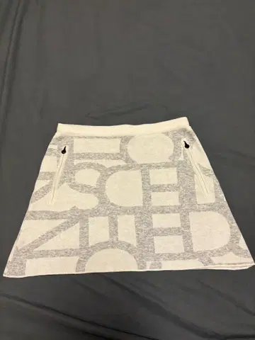 DESCENTE 그레이 로고 프린트 스커트 M