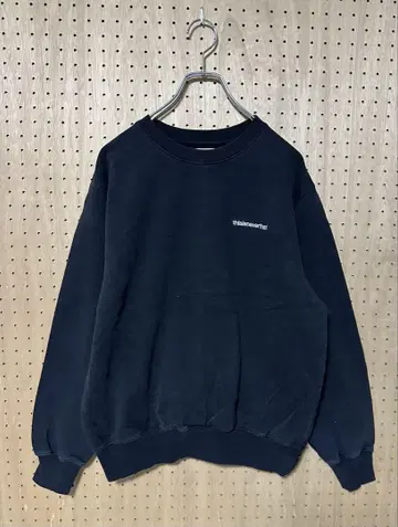 thisisneverthat 자수 로고 맨투맨 디스이즈네버댓