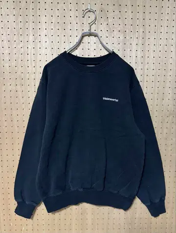 thisisneverthat 자수 로고 맨투맨 디스이즈네버댓