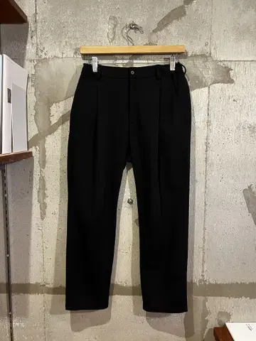 UNITED TOKYO AOMORI 슬랙스