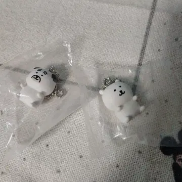 농담곰 키링 따라와요.