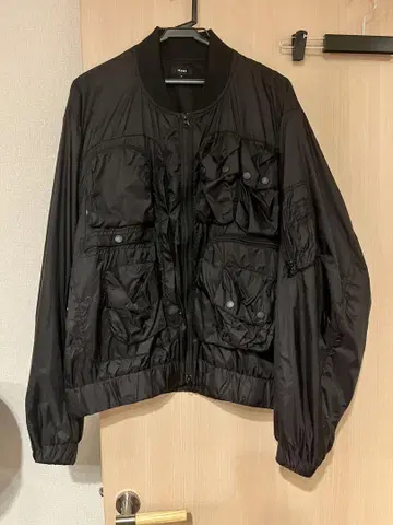 BEAMS 발수 멀티 포켓 MA-1 M 사이즈