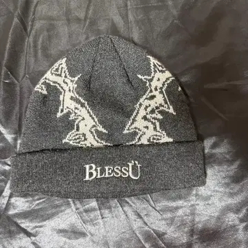 BlessU 그레이 그래픽 니트 모자