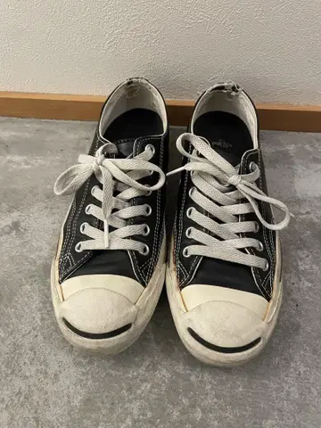 블랙 가죽 스니커즈 화이트 신발끈